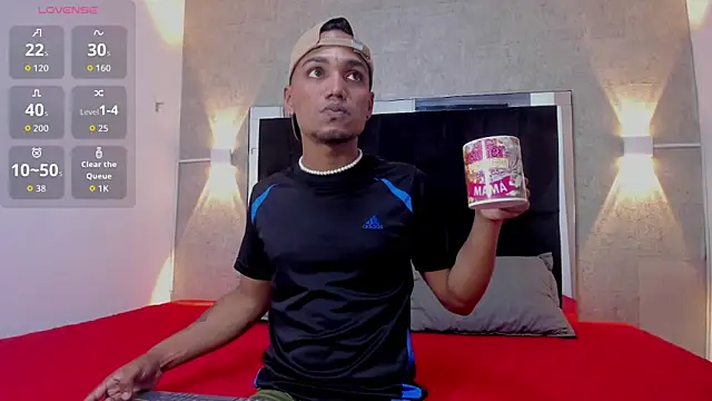 Snapshot of mateonick40 chatting on November 16, 2025, 5:40 pm mateonick40 online show from November 16, 2025, 5:40 pm