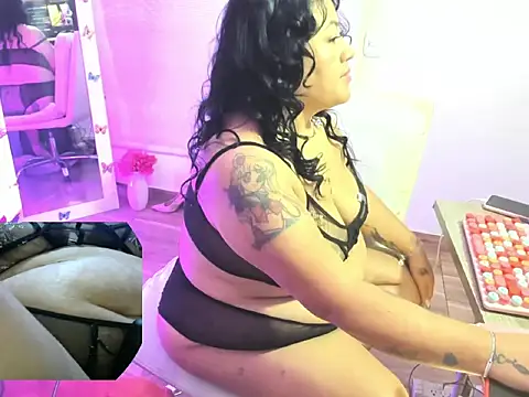 Clunita online show from February 22, 2026, 11:03 pm