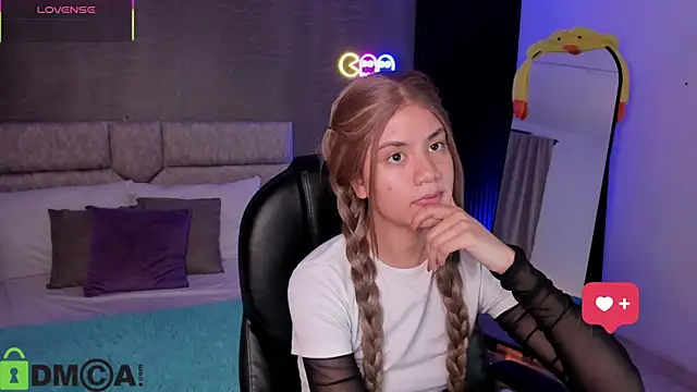 Snapshot of Arinextdoor chatting on January 15, 2026, 3:11 am Arinextdoor online show from January 15, 2026, 3:11 am