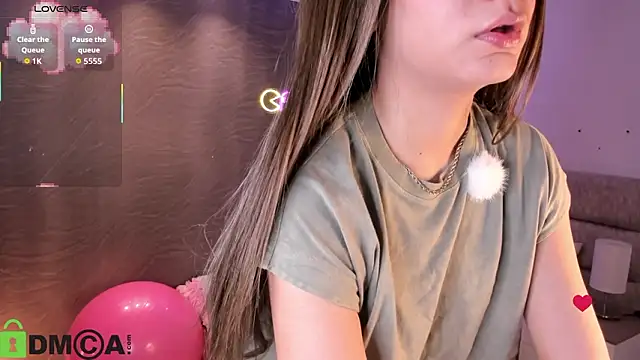 Snapshot of Arinextdoor chatting on February 27, 2026, 3:28 am Arinextdoor online show from February 27, 2026, 3:28 am