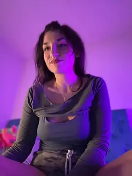 Snapshot of ScarletBloom_ chatting on November 1, 2025, 5:04 pm ScarletBloom online show from November 1, 2025, 5:04 pm