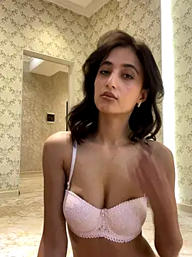 AriaXFlirt online show from November 30, 2025, 9:02 am