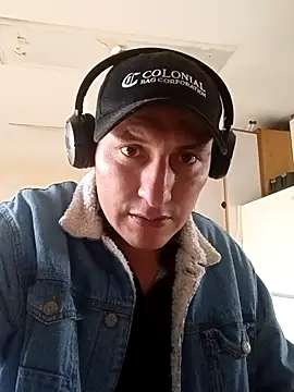 Zetaloco26 online show from November 1, 2025, 7:49 pm