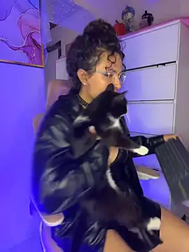 Dannaa Lovs online show from October 11, 2025, 5:33 pm