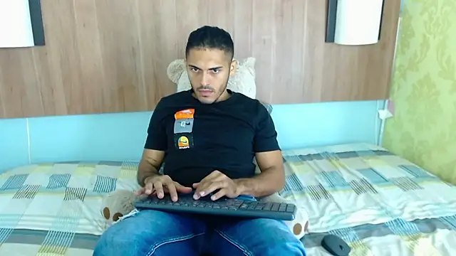 Derek Storm  online show from December 5, 2025, 12:14 pm