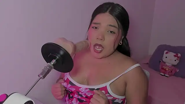 Snapshot of Lily_hot25 chatting on February 13, 2026, 2:51 am Lily hot25 online show from February 13, 2026, 2:51 am