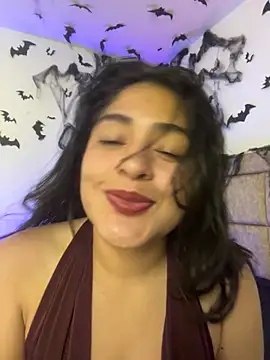 Snapshot of EmilyNoir1 chatting on October 29, 2025, 12:02 am EmilyNoir1 online show from October 29, 2025, 12:02 am