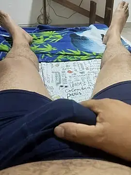 Snapshot of ScuffingBungalow chatting on December 21, 2025, 11:34 pm ScuffingBungalow online show from December 21, 2025, 11:34 pm