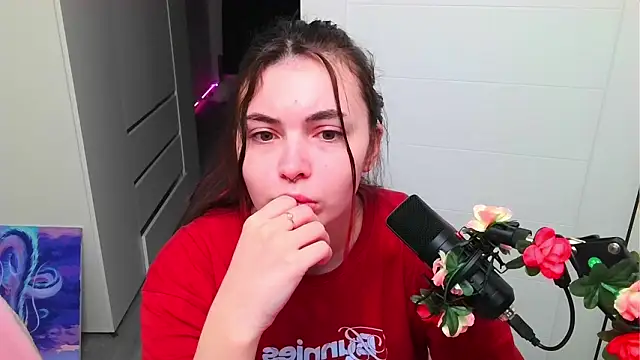 Snapshot of peachyness chatting on February 27, 2026, 9:26 pm peachyness online show from February 27, 2026, 9:26 pm