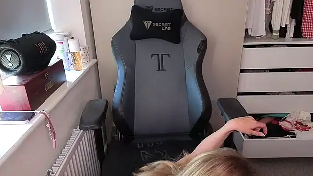 Snapshot of Lilly-Luscious chatting on March 19, 2026, 4:55 pm Lilly-Luscious online show from March 19, 2026, 4:55 pm