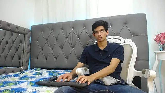 Snapshot of Sebalexis7 chatting on October 7, 2025, 6:10 am Sebalexis7 online show from October 7, 2025, 6:10 am
