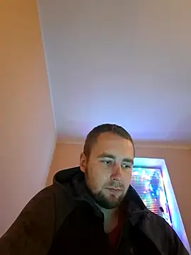 Vladyslav30 online show from December 18, 2025, 9:43 pm