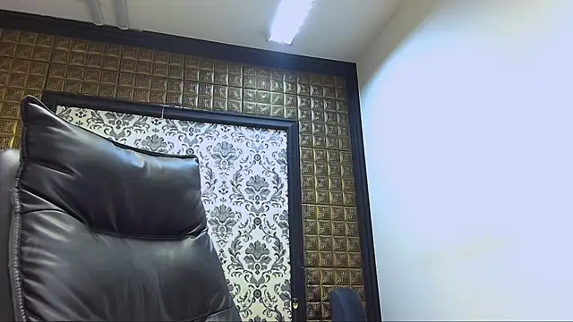 Snapshot of LissaBigTitts chatting on November 24, 2025, 4:40 pm LissaBigTitts online show from November 24, 2025, 4:40 pm