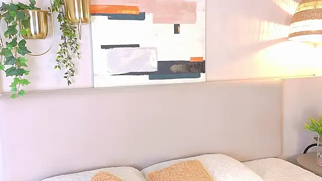 Snapshot of LanaRozz chatting on November 14, 2025, 7:34 pm LanaRozz online show from November 14, 2025, 7:34 pm