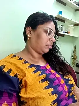 Snapshot of zara-mallus chatting on October 2, 2025, 5:42 pm zara-mallus online show from October 2, 2025, 5:42 pm