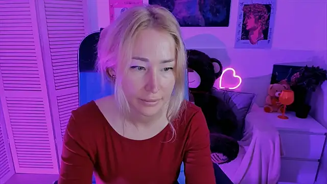 Snapshot of AstraMonroe chatting on September 15, 2025, 4:56 am AstraMonroe online show from September 15, 2025, 4:56 am