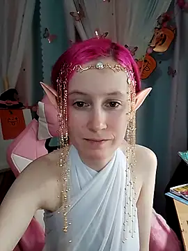 Fuzzy Unicorn online show from October 24, 2025, 7:21 pm