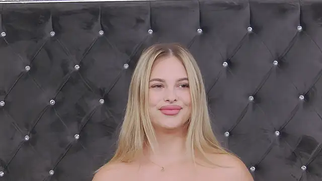 Ellsa Jean  online show from September 10, 2025, 2:33 am