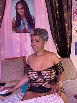 skarlleth 11 online show from November 20, 2025, 2:06 pm