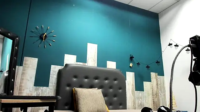 Ian1  online show from November 23, 2025, 12:16 pm