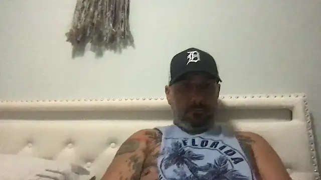 tattedNitalian online show from November 2, 2025, 2:58 am