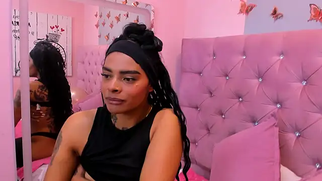 Snapshot of EmmaEbony_ chatting on September 9, 2025, 11:21 am EmmaEbony online show from September 9, 2025, 11:21 am