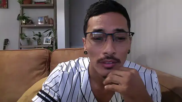 tanjir020 online show from October 16, 2025, 5:36 pm