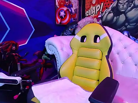 almesexyy online show from September 25, 2025, 3:32 am