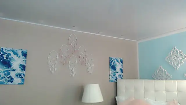 maddissonivanova online show from January 9, 2026, 7:04 pm