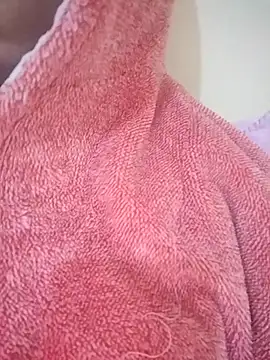 Snapshot of Miss-Lynda chatting on March 8, 2026, 2:04 am Miss-Lynda online show from March 8, 2026, 2:04 am