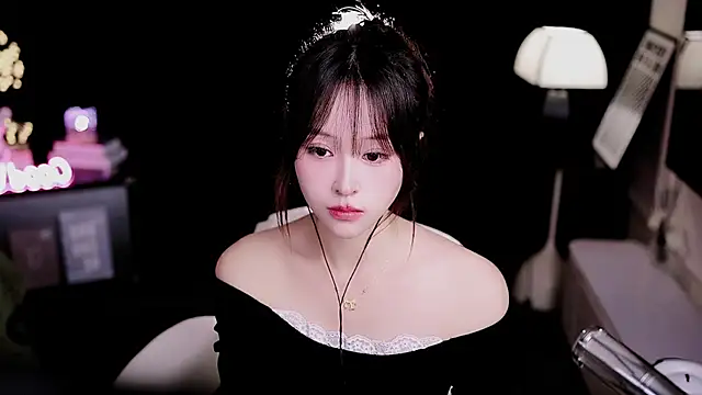 Snapshot of coward_by chatting on February 23, 2026, 9:06 am coward by online show from February 23, 2026, 9:06 am