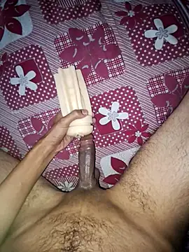 Snapshot of loveblzz chatting on November 23, 2025, 8:03 am loveblzz online show from November 23, 2025, 8:03 am