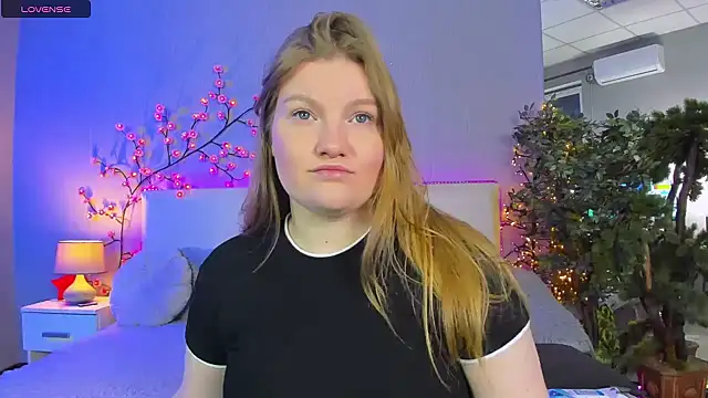 AshleyJoness online show from May 18, 2026, 5:02 am
