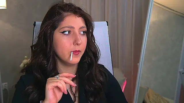 Snapshot of Mary_Miiller chatting on October 7, 2025, 9:39 am Mary Miiller online show from October 7, 2025, 9:39 am