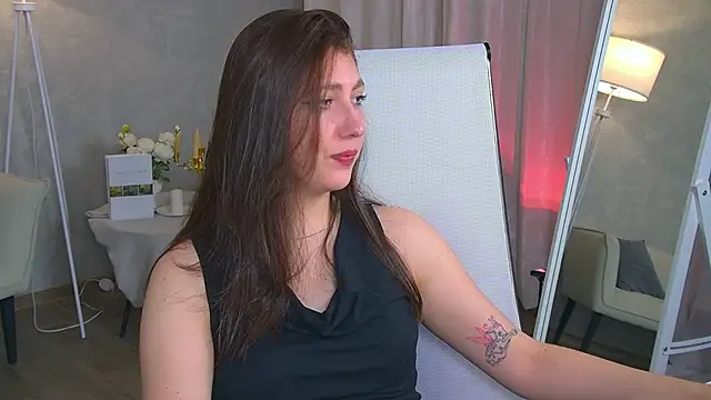 Snapshot of Mary_Miiller chatting on November 18, 2025, 10:20 am Mary Miiller online show from November 18, 2025, 10:20 am