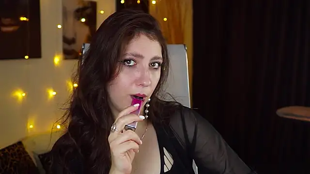 Snapshot of Mary_Miiller chatting on November 26, 2025, 10:16 am Mary Miiller online show from November 26, 2025, 10:16 am