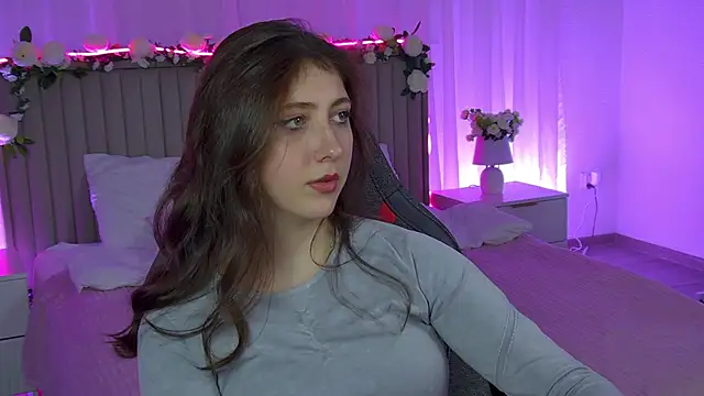 Snapshot of Mary_Miiller chatting on December 19, 2025, 10:44 am Mary Miiller online show from December 19, 2025, 10:44 am