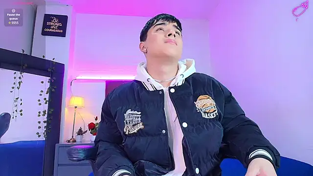 Lucass love online show from November 10, 2025, 4:17 pm