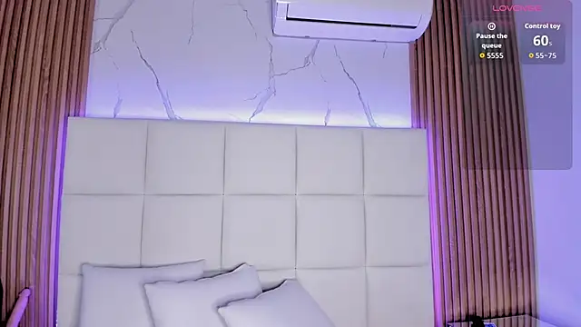 Snapshot of Meloddy_Parkerr_ chatting on February 20, 2026, 3:58 am Meloddy Parkerr online show from February 20, 2026, 3:58 am