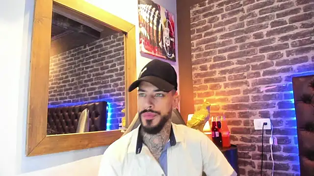 Snapshot of VinzenzRizzo chatting on September 24, 2025, 4:16 am VinzenzRizzo online show from September 24, 2025, 4:16 am