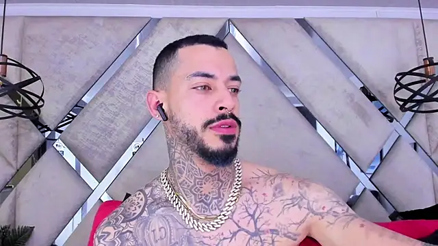 Snapshot of VinzenzRizzo chatting on February 5, 2026, 4:28 am VinzenzRizzo online show from February 5, 2026, 4:28 am