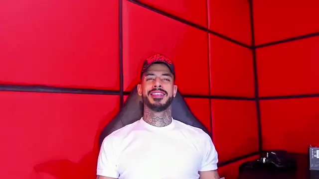 Snapshot of VinzenzRizzo chatting on February 25, 2026, 4:44 am VinzenzRizzo online show from February 25, 2026, 4:44 am