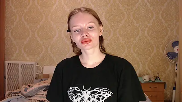 Snapshot of Kitkaat00 chatting on April 16, 2026, 1:23 pm Kitkaat00 online show from April 16, 2026, 1:23 pm