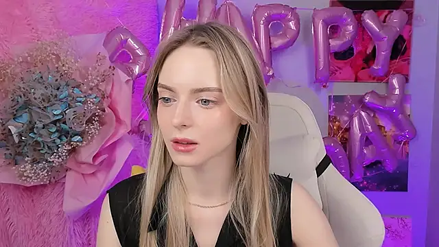 JuliaBrewwer online show from September 22, 2025, 10:39 am