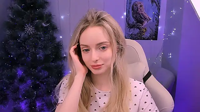 Snapshot of JuliaBrewwer chatting on January 14, 2026, 5:18 pm JuliaBrewwer online show from January 14, 2026, 5:18 pm