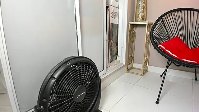 Snapshot of dulce_fiore07 chatting on September 30, 2025, 12:32 pm dulce fiore07 online show from September 30, 2025, 12:32 pm