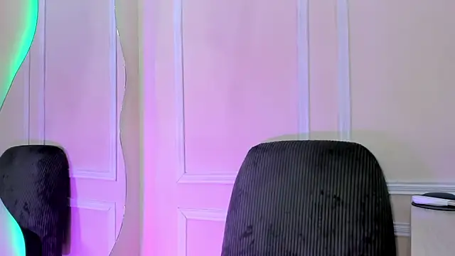 Snapshot of dulce_fiore07 chatting on December 20, 2025, 11:17 am dulce fiore07 online show from December 20, 2025, 11:17 am