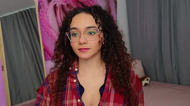 Taylor Tina online show from December 17, 2025, 10:16 pm