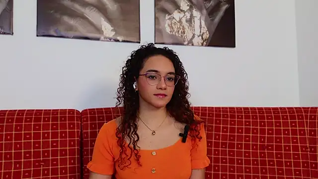 Snapshot of Taylor_Tina chatting on February 15, 2026, 8:16 pm Taylor Tina online show from February 15, 2026, 8:16 pm