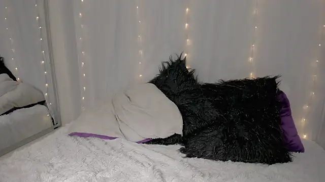 douglaszaens online show from April 3, 2026, 2:53 am